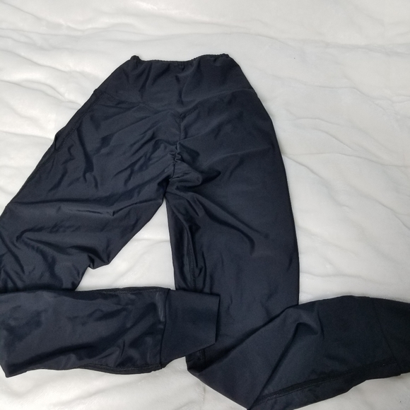 Gevity Scrunch Butt Black Leggings - Picture 7 of 9